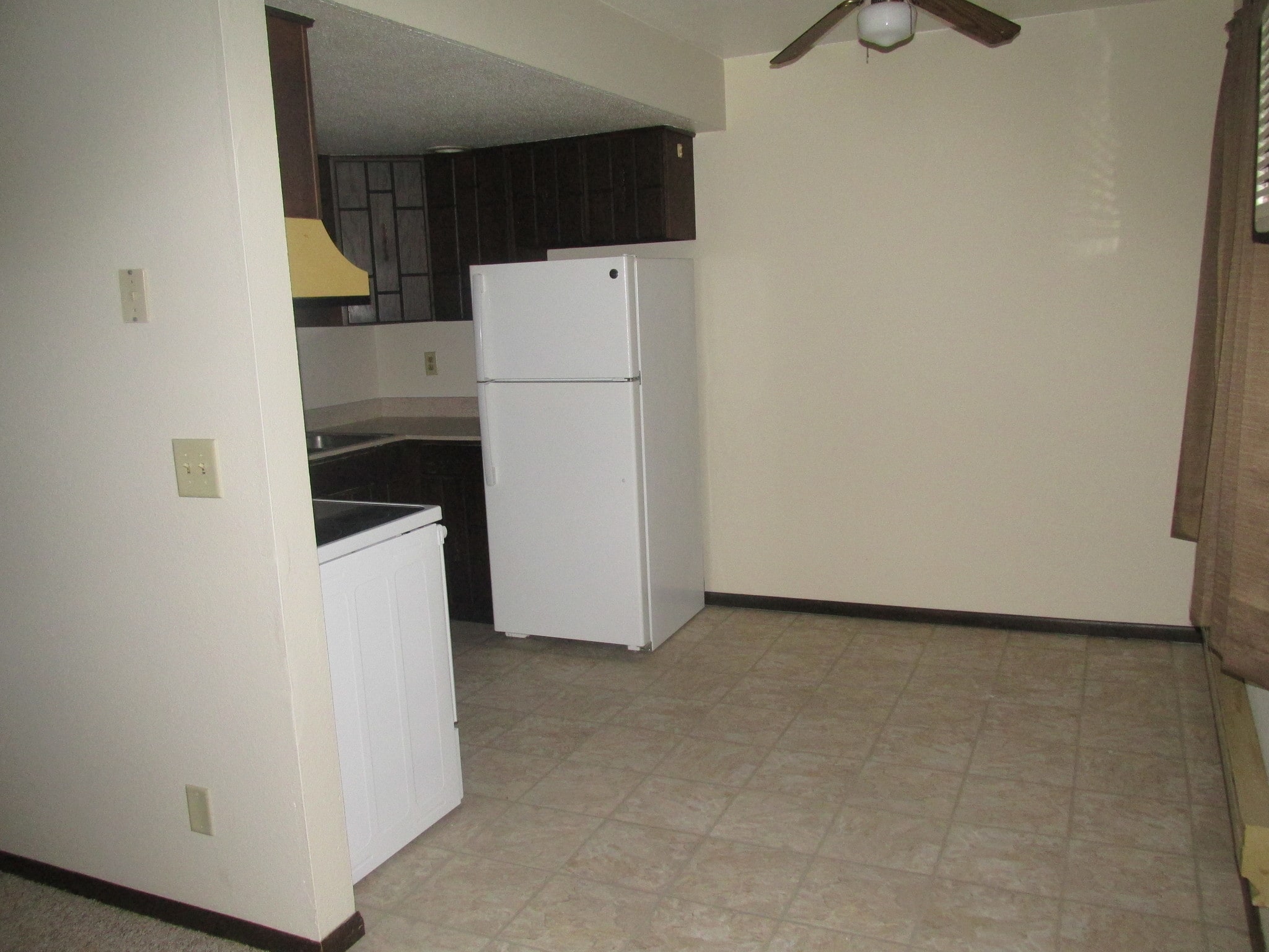 Building Photo - 414 10th Ave S