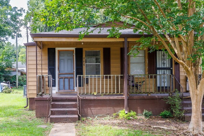 Building Photo - 208 9th Ct S