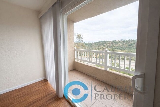 Building Photo - 3030 Suncrest Dr