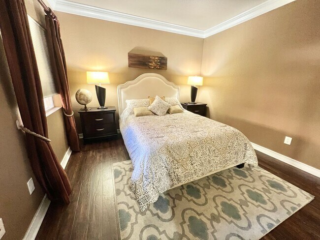 Building Photo - $1000 Off 1st Months Rent! Luxurious 2 Bed...