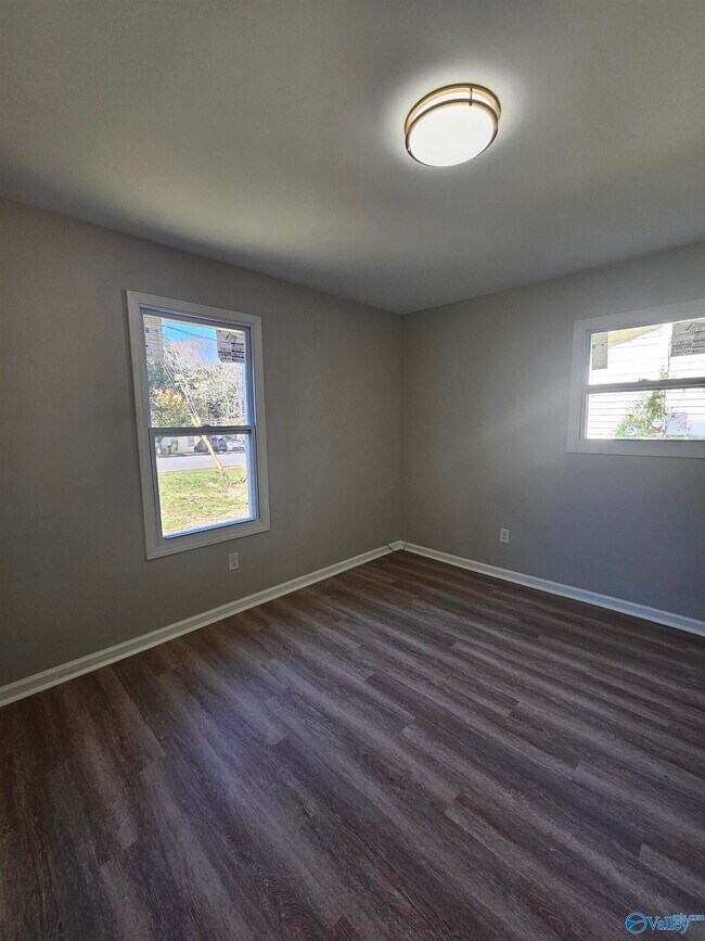 Building Photo - 3210 Delia Ln NW