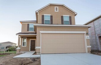Building Photo - This spacious 4-bed/3-bath two-story renta...