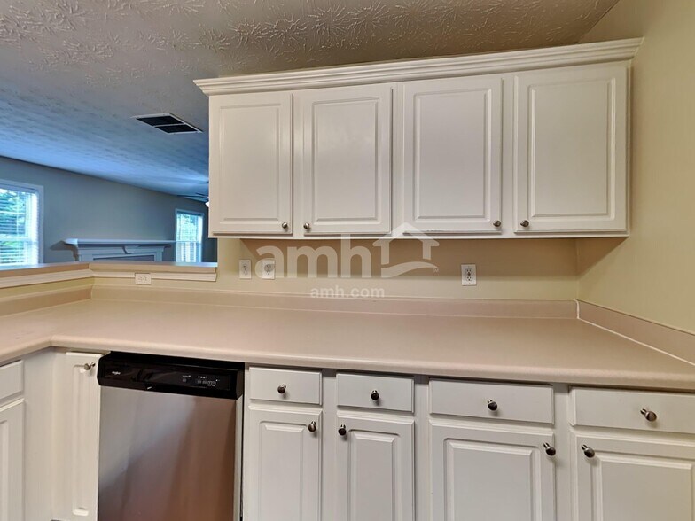 Building Photo - 2855 Wadley Ln