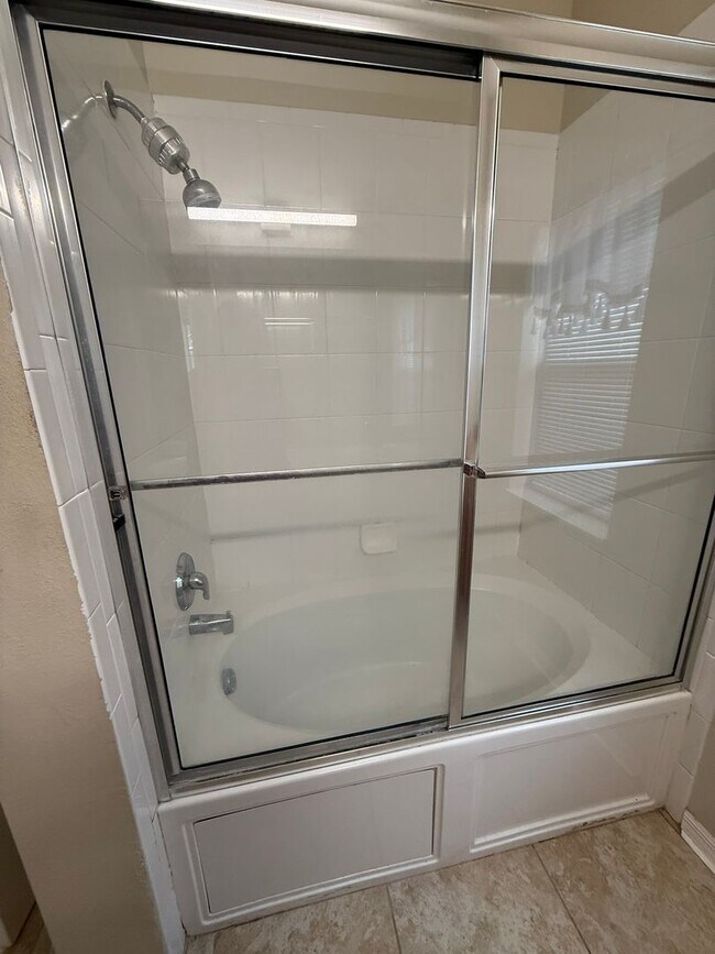 Building Photo - Chickasaw Place 3 Bedroom +Office or 4th B...