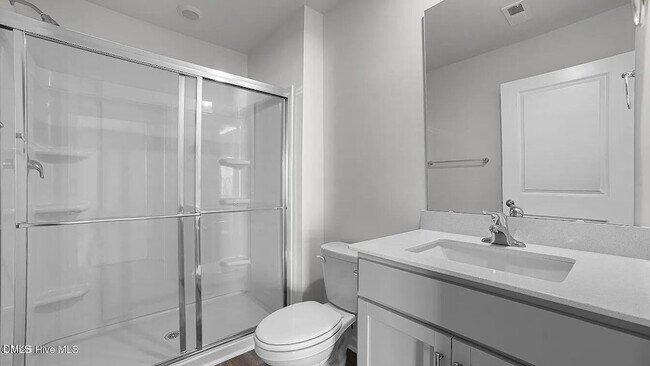 Building Photo - 286 Palm Dr