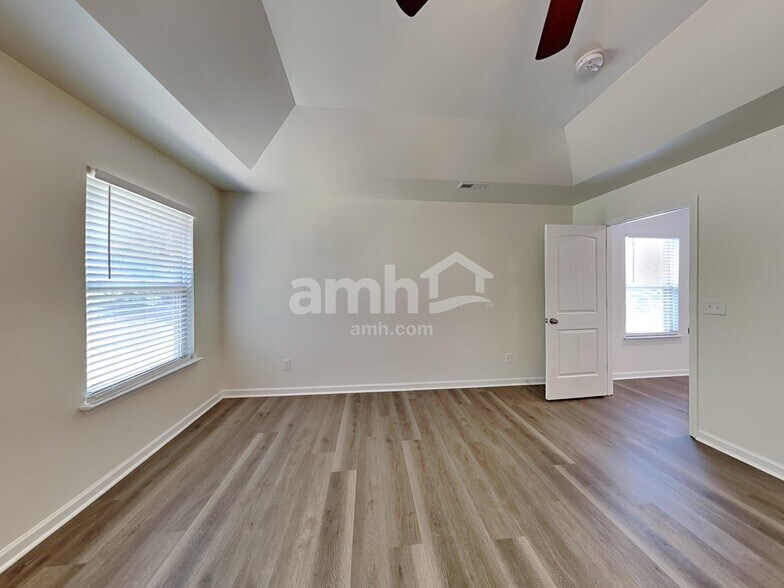 Building Photo - 231 Bandelier Cir