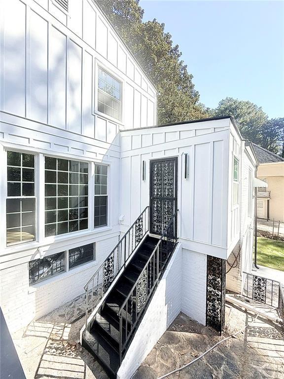 Building Photo - 200 W Paces Ferry Rd NW