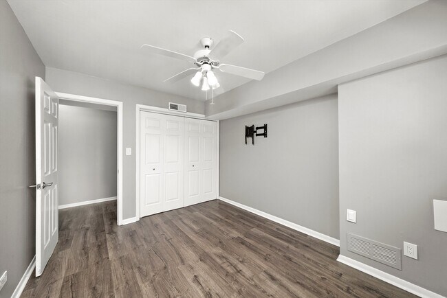 Building Photo - 333 S East Ave