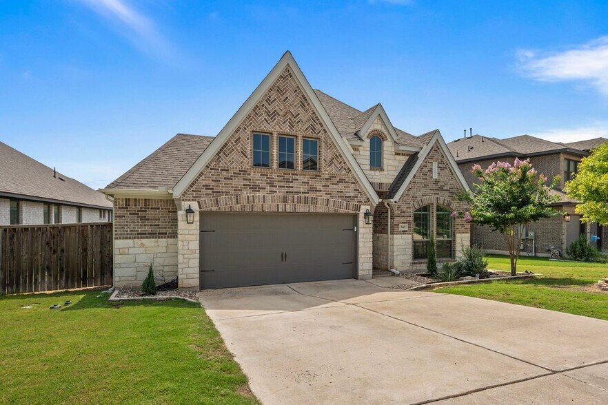 Building Photo - 343 Eagle Ford Dr