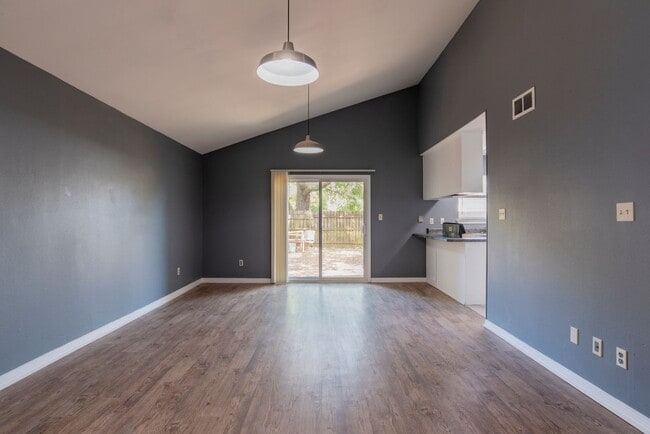 Building Photo - 6908 Weatherwood Pl