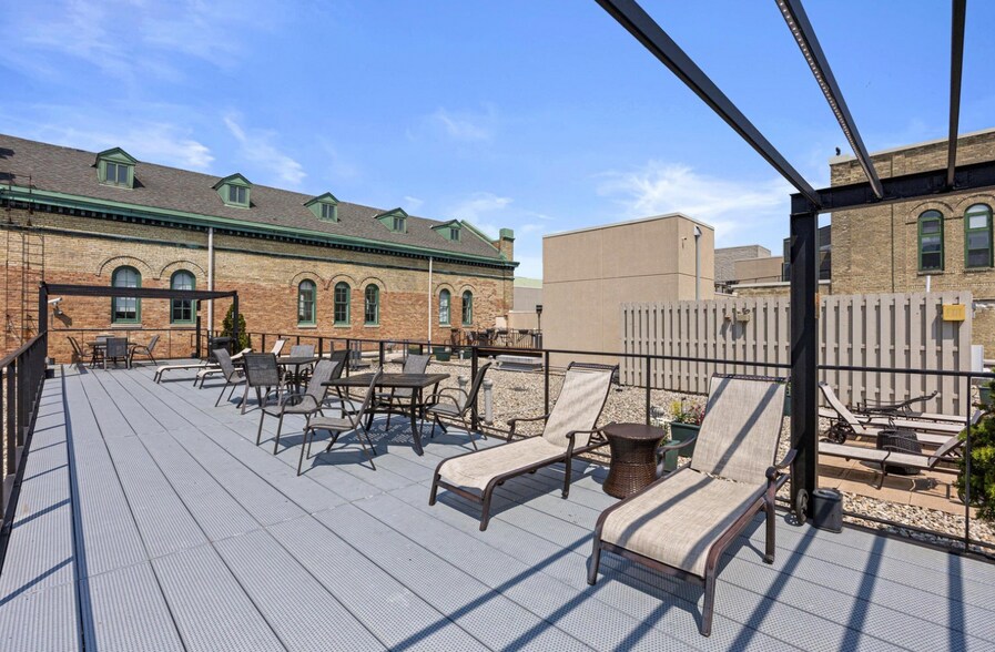 Building Photo - 270 E Highland Ave