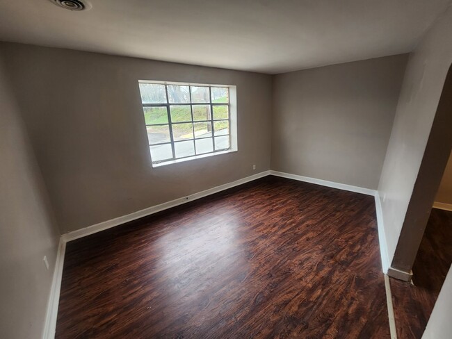 Building Photo - Newly Renovated 2 bedroom Section 8 NO APP...