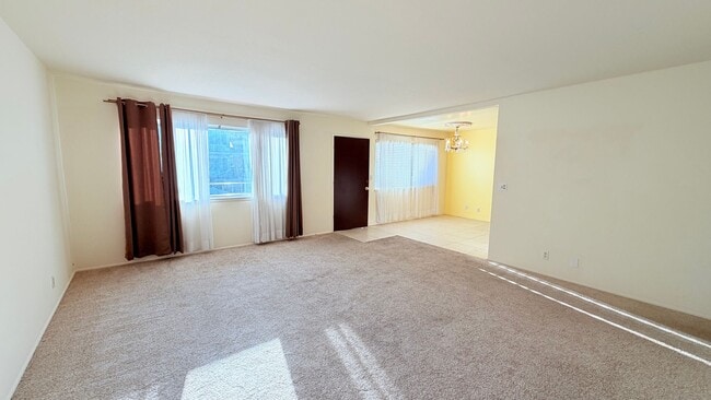 Building Photo - 2133 Santa Clara Ave