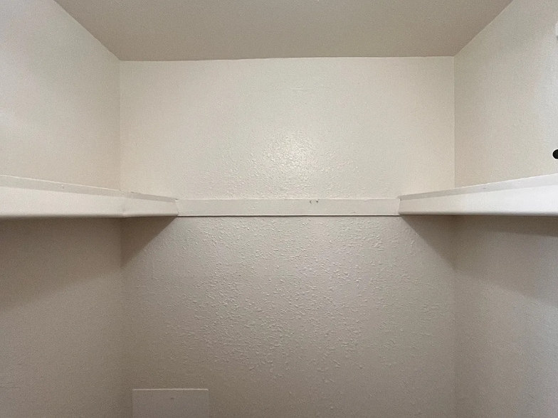 Building Photo - 3052 N Alvernon Way