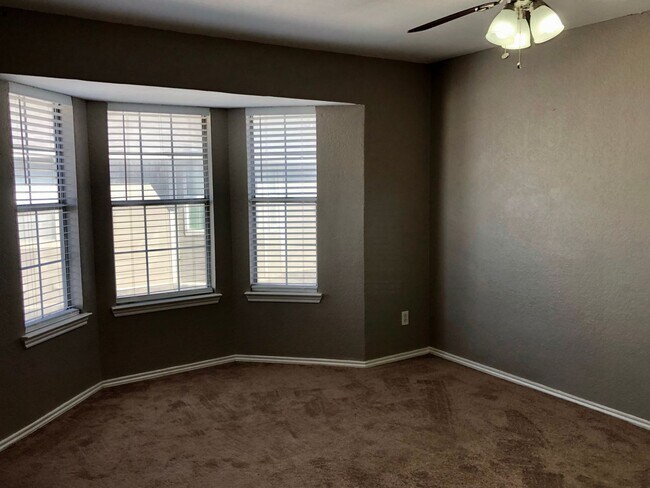 Building Photo - Boardwalk Condominium, Near Downtown