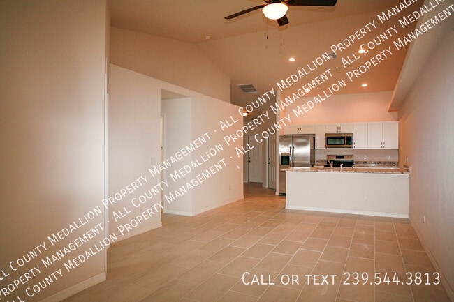 Building Photo - 1313 SE 8th Pl