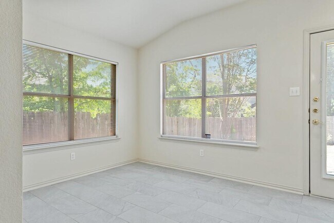 Building Photo - 1517 Thibodeaux Dr