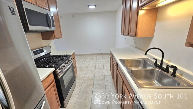 Building Photo - 7330 York Ave S