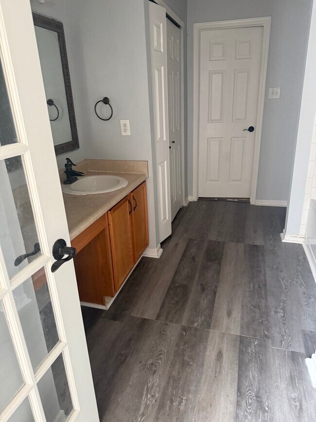 Building Photo - 14302 Holly Berry Cir