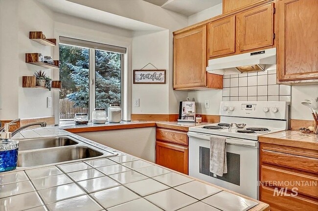 Building Photo - 5668 S Kalmia Pl