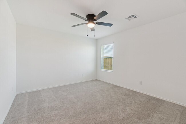 Building Photo - Edmond Rental