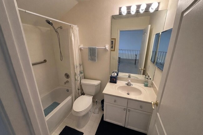 Building Photo - 77 Spyglass Way