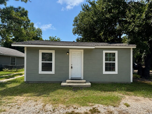Building Photo - 315 Ritchey St