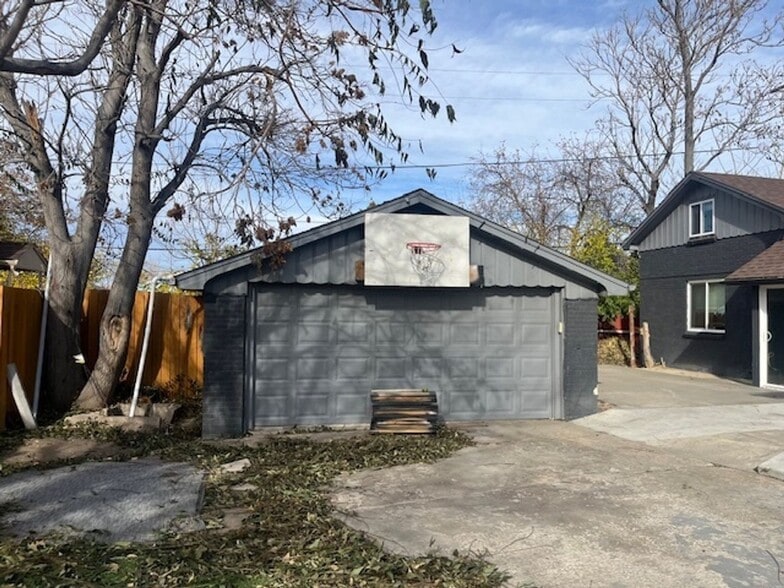 Building Photo - 3839 Reed St