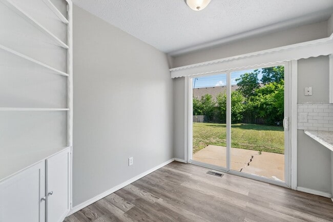Building Photo - 2 bed, 1 bath home in Moore, OK