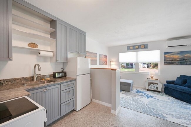 Building Photo - 211 77th St