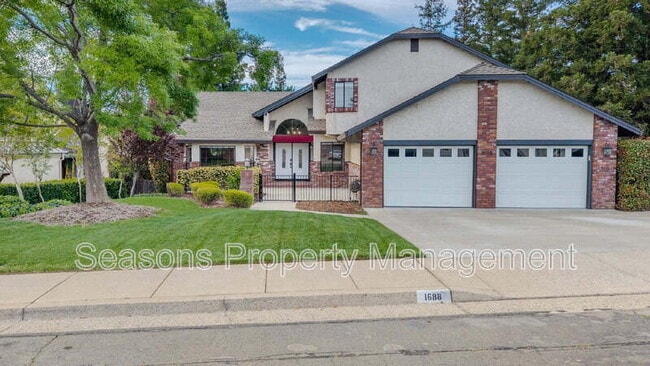 Building Photo - 1688 El Capitan Dr