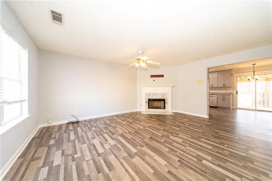 Building Photo - 811 Sugar Oak Ln