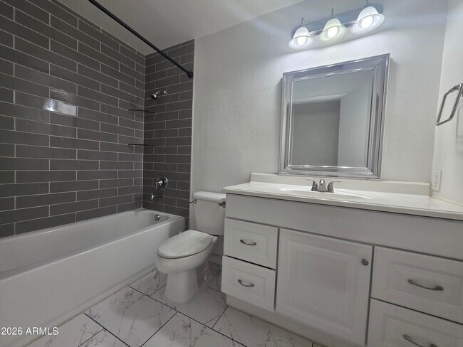 Building Photo - 4950 W Stella Ln