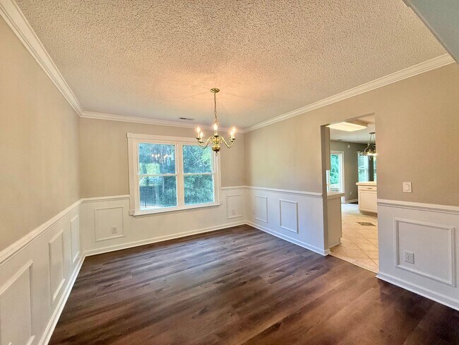 Building Photo - Spacious 4BD, 2.5BA Wake Forest Home with a Fenced Yard Centrally Located Near Shopping, Dining, ...