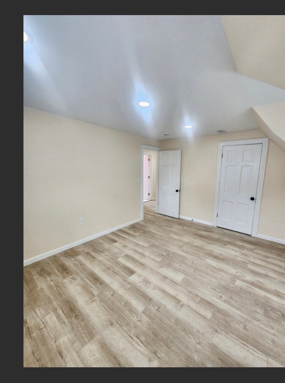 Building Photo - 3555 Lossing St