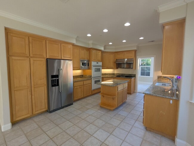 Building Photo - 3326 Camillo Ct