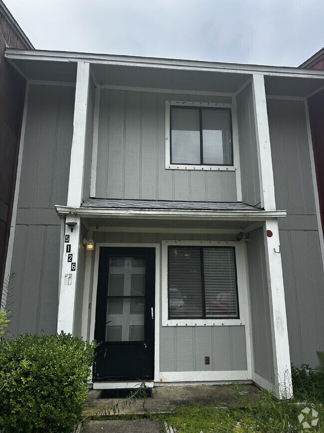 Building Photo - 5126 Lance St