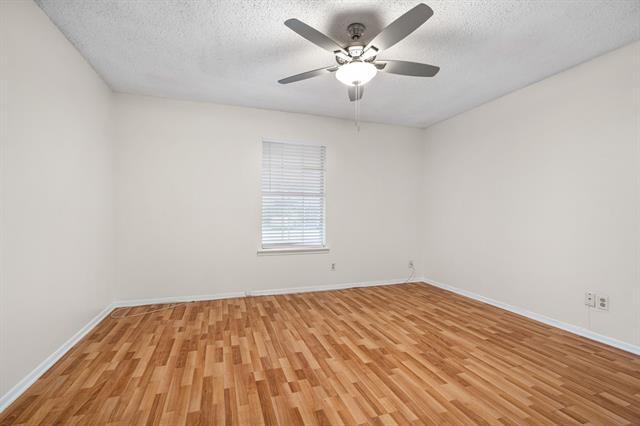 Building Photo - 726 E Pecan St