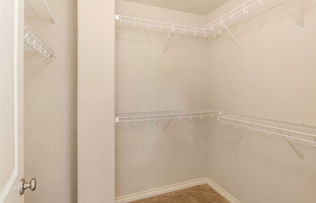 Building Photo - Impeccably Maintained and Wonderfully Updated Kenmore Home with 3 Bed and 2.5 Bath