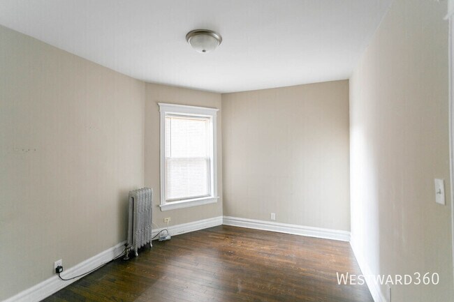 Building Photo - 5419 S Drexel Ave