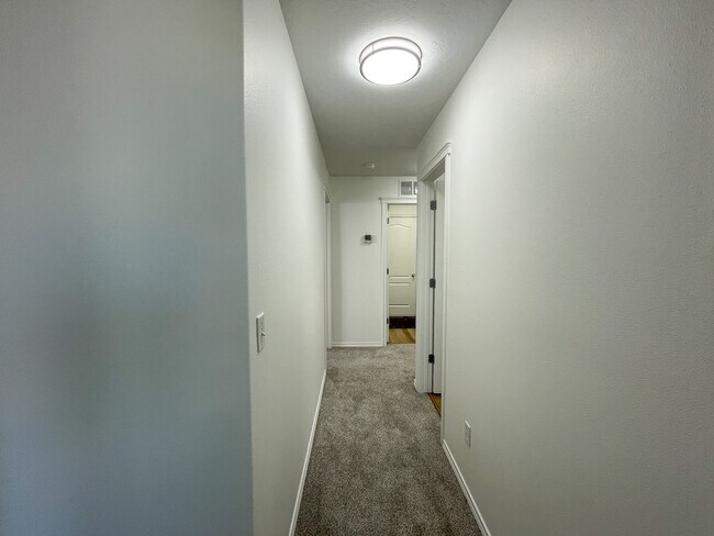 Building Photo - 10826 Hackberry St
