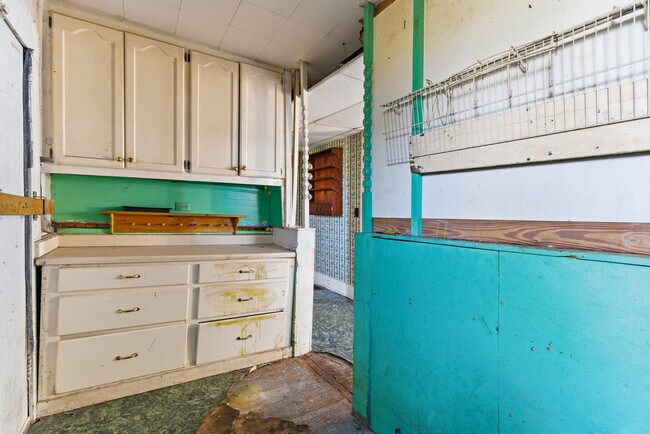 Building Photo - 3332 Walnut Ave SW