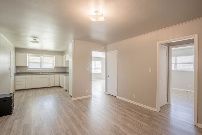 Building Photo - 5021 S 85th E Ave