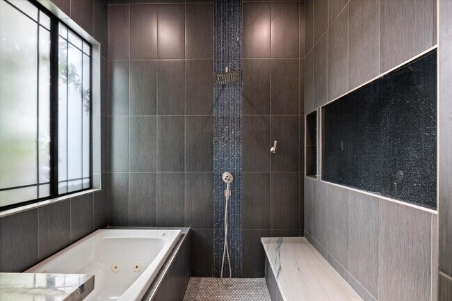 Building Photo - 1629 W Willetta St