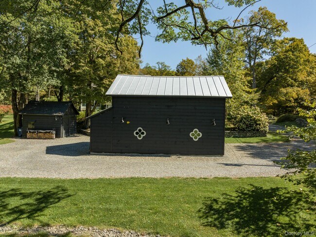 Building Photo - 4-6 Old Primrose Hill Rd