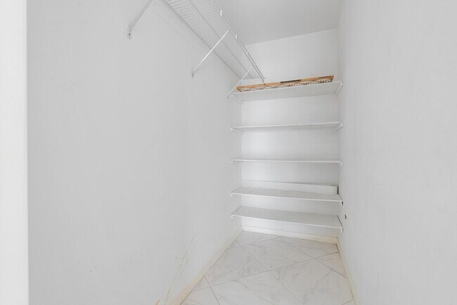 Building Photo - 4036 Cornwall B