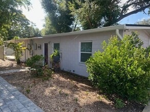 Building Photo - 1802 Lucerne Ter