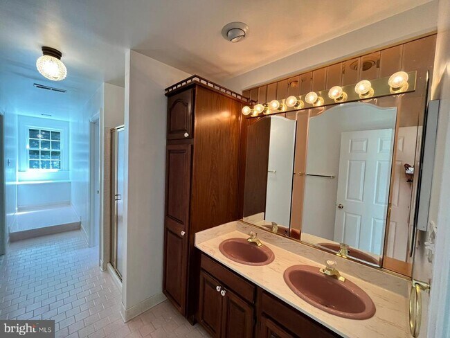 Building Photo - 7808 Hill House Ct