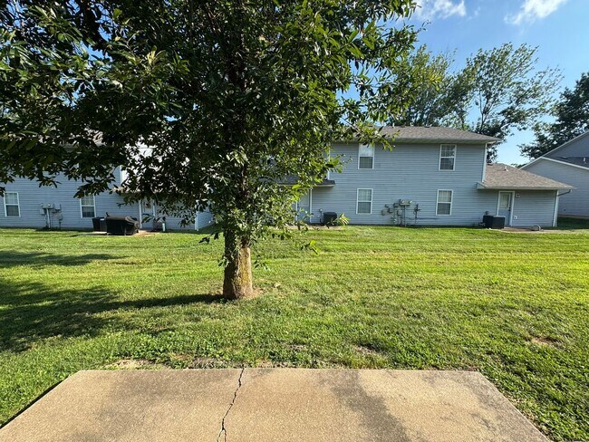 Building Photo - 3570-3572 Prescott Dr