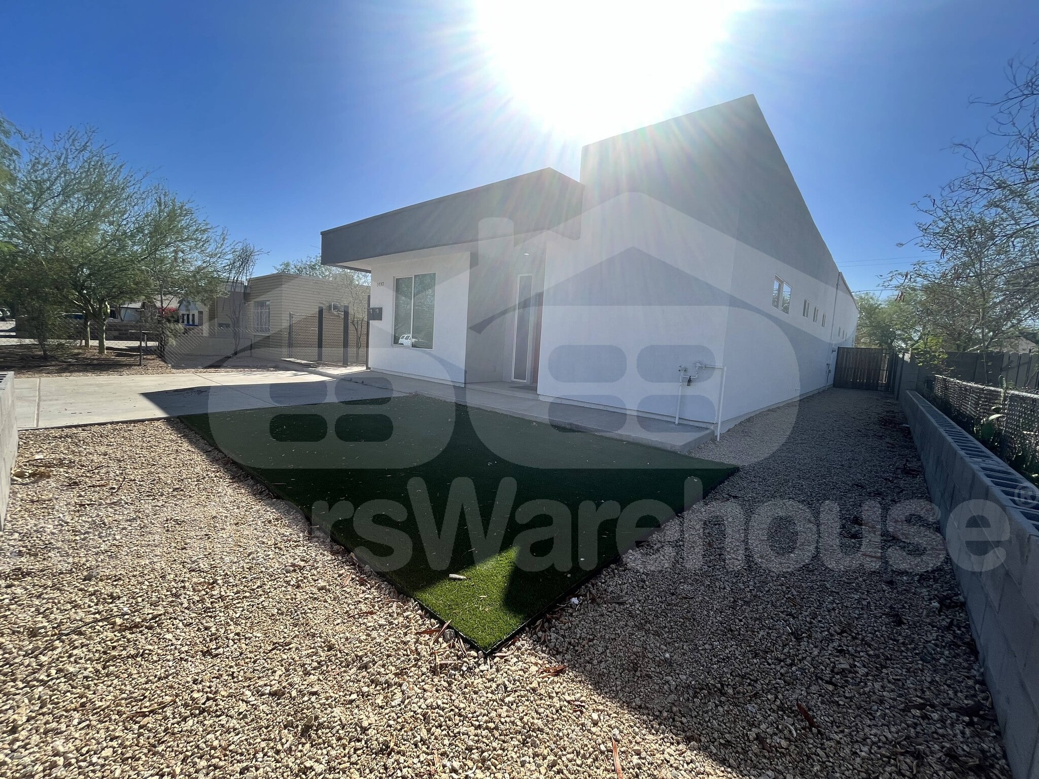 Building Photo - 1437 E Roosevelt St